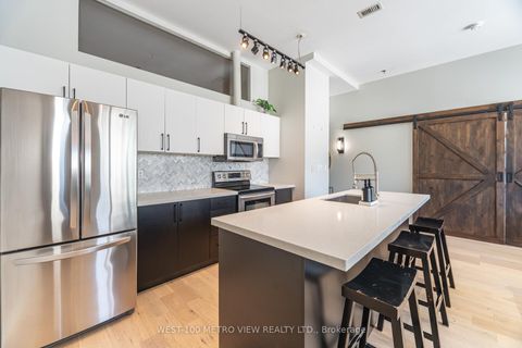 Photo 9 at 710 - 700 King Street W, Waterfront Communities C1, Toronto