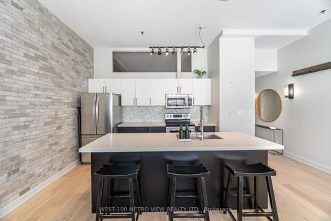 Photo 10 at 710 - 700 King Street W, Waterfront Communities C1, Toronto