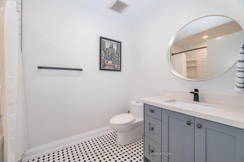 Photo 21 at 710 - 700 King Street W, Waterfront Communities C1, Toronto