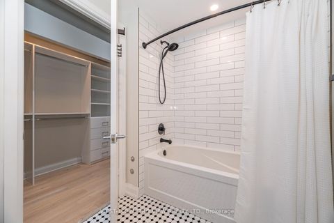 Photo 22 at 710 - 700 King Street W, Waterfront Communities C1, Toronto