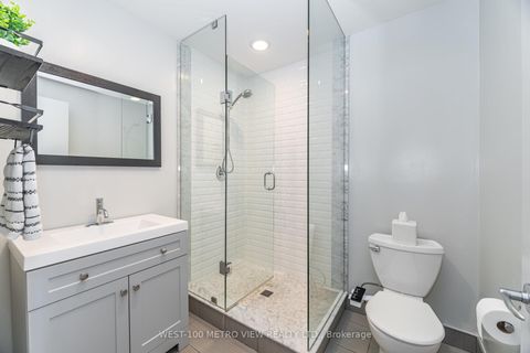 Photo 30 at 710 - 700 King Street W, Waterfront Communities C1, Toronto