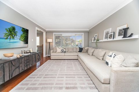 Photo 3 at 154 Rainbow Drive, West Woodbridge, Vaughan
