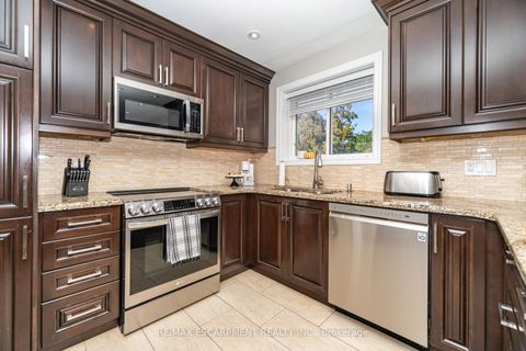 Photo 8 at 154 Rainbow Drive, West Woodbridge, Vaughan