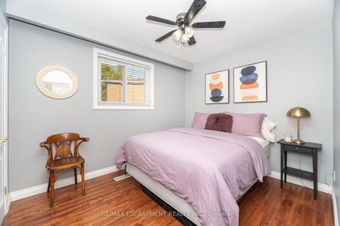 Photo 13 at 154 Rainbow Drive, West Woodbridge, Vaughan