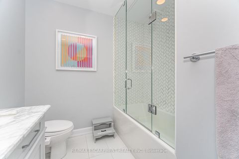 Photo 16 at 154 Rainbow Drive, West Woodbridge, Vaughan