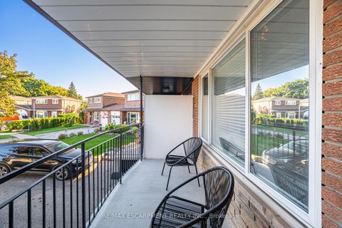 Photo 17 at 154 Rainbow Drive, West Woodbridge, Vaughan
