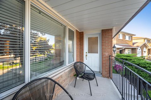 Photo 18 at 154 Rainbow Drive, West Woodbridge, Vaughan