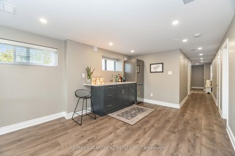 Photo 22 at 154 Rainbow Drive, West Woodbridge, Vaughan