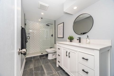 Photo 30 at 154 Rainbow Drive, West Woodbridge, Vaughan