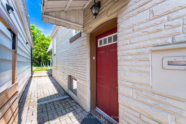Photo 28 at 18 Adanac Drive, Cliffcrest, Toronto