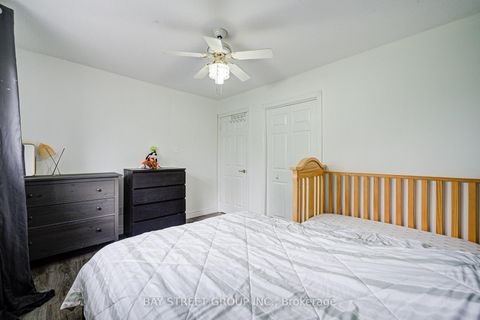 Photo 16 at 64 Rakewood Crescent, L'Amoreaux, Toronto