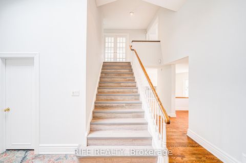 Photo 3 at 17 Bramble Drive, Don Mills, Toronto