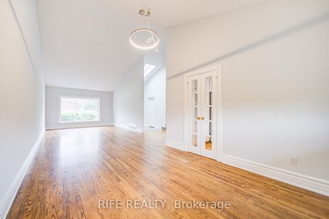 Photo 8 at 17 Bramble Drive, Don Mills, Toronto