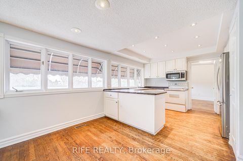 Photo 12 at 17 Bramble Drive, Don Mills, Toronto
