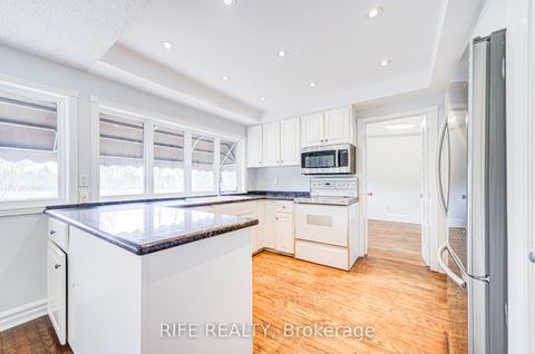 Photo 14 at 17 Bramble Drive, Don Mills, Toronto