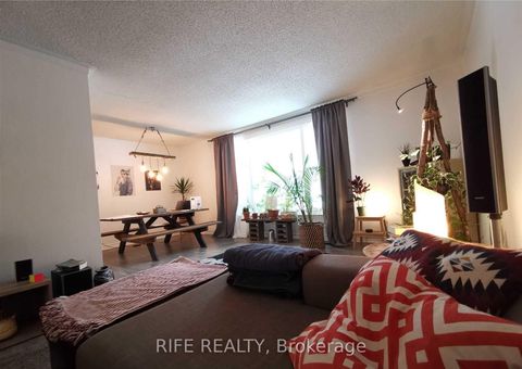 Photo 1 at 27 Shippigan Crescent, Don Valley Village, Toronto