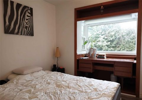 Photo 5 at 27 Shippigan Crescent, Don Valley Village, Toronto