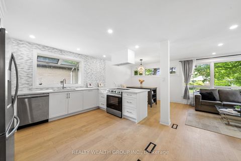 Photo 5 at 39 Treadgold Crescent, Donalda, Toronto
