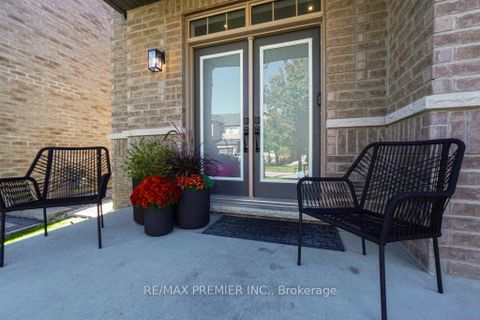 Photo 1 at 15 Kincardine Street, Kleinburg, Vaughan
