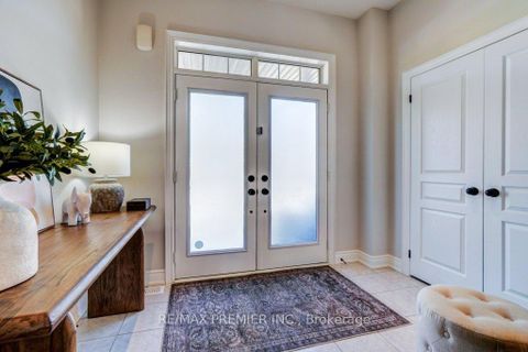 Photo 2 at 15 Kincardine Street, Kleinburg, Vaughan