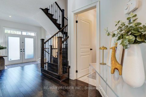Photo 4 at 15 Kincardine Street, Kleinburg, Vaughan