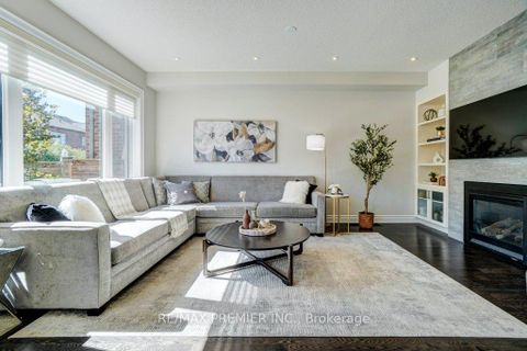 Photo 7 at 15 Kincardine Street, Kleinburg, Vaughan