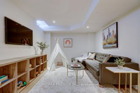 Photo 35 at 15 Kincardine Street, Kleinburg, Vaughan
