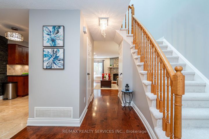 Photo 4 at 1160 Mccraney Street E, CP College Park, Oakville