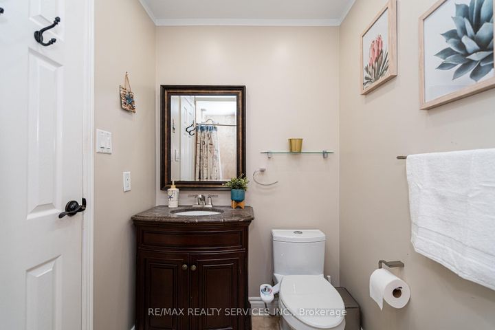 Photo 33 at 1160 Mccraney Street E, CP College Park, Oakville