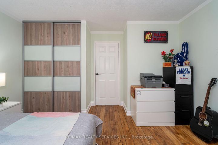 Photo 36 at 1160 Mccraney Street E, CP College Park, Oakville