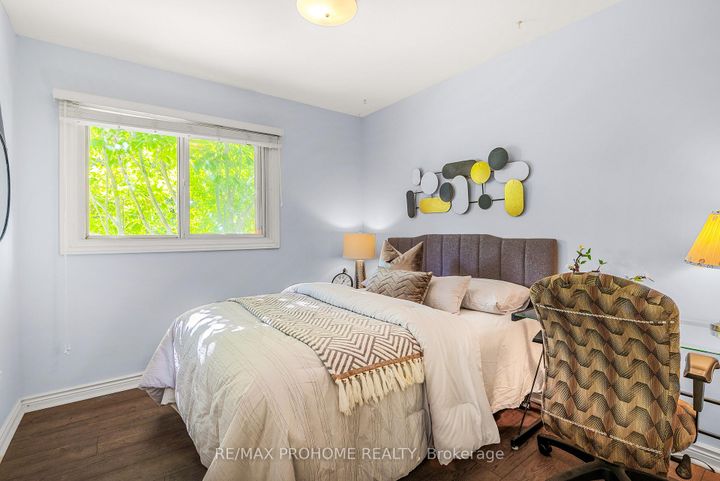 Photo 14 at 32 Sir Bedevere Place, Markham Village, Markham