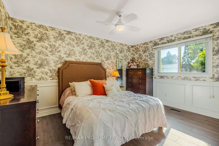 Photo 15 at 32 Sir Bedevere Place, Markham Village, Markham