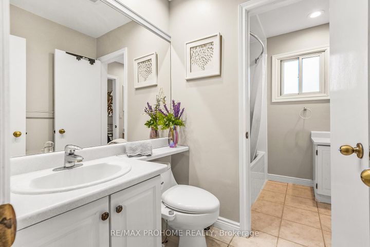 Photo 19 at 32 Sir Bedevere Place, Markham Village, Markham