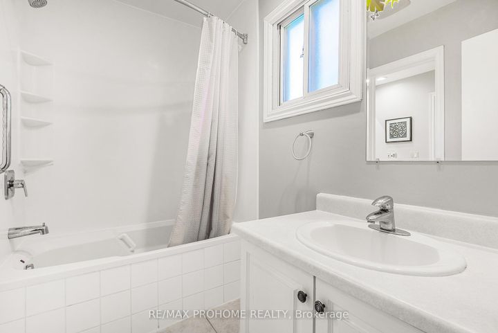 Photo 20 at 32 Sir Bedevere Place, Markham Village, Markham