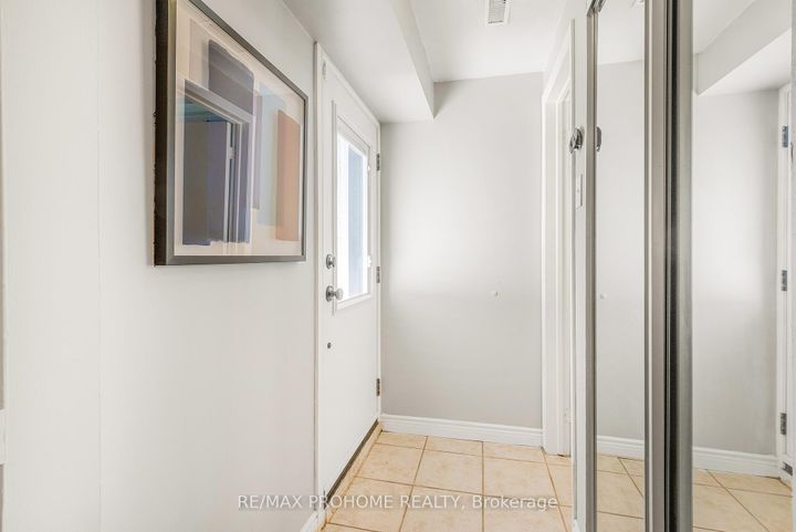 Photo 24 at 32 Sir Bedevere Place, Markham Village, Markham