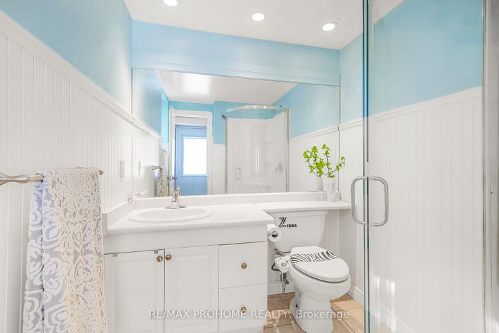 Photo 25 at 32 Sir Bedevere Place, Markham Village, Markham