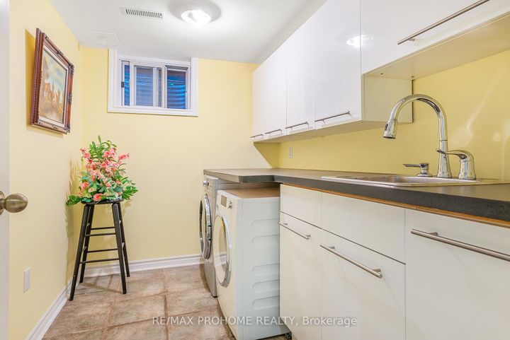 Photo 29 at 32 Sir Bedevere Place, Markham Village, Markham