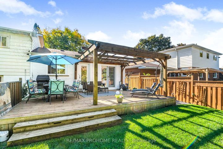 Photo 31 at 32 Sir Bedevere Place, Markham Village, Markham