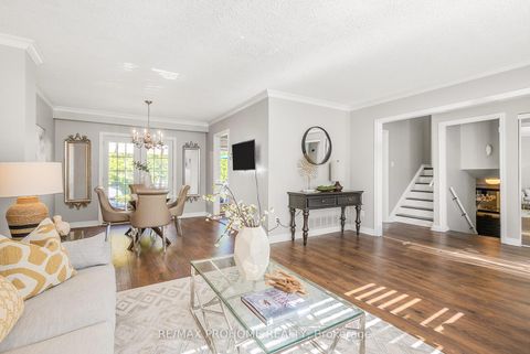 Photo 8 at 32 Sir Bedevere Place, Markham Village, Markham