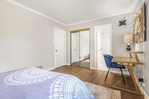 Photo 18 at 32 Sir Bedevere Place, Markham Village, Markham