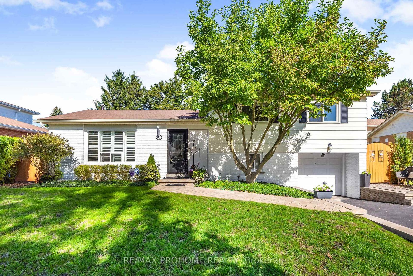 32 Sir Bedevere Place, Markham Village, Markham 2