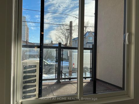 Photo 5 at 5 - 10 Marquette Avenue, Lawrence, Toronto