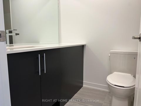 Photo 12 at 5 - 10 Marquette Avenue, Lawrence, Toronto