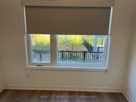 Photo 20 at 5 - 10 Marquette Avenue, Lawrence, Toronto
