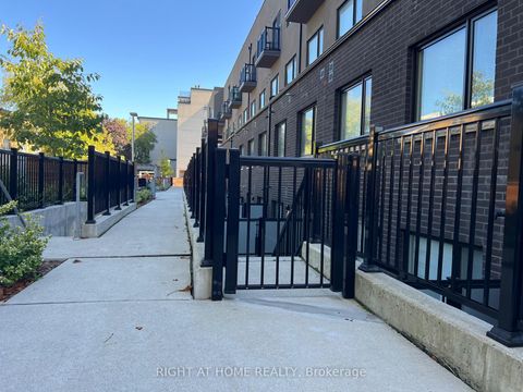 Photo 24 at 5 - 10 Marquette Avenue, Lawrence, Toronto