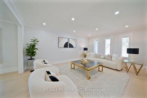Photo 6 at 157 Jeanne Drive, East Woodbridge, Vaughan