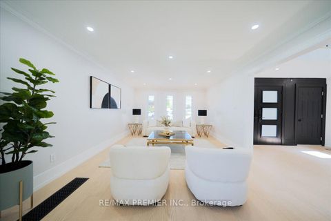 Photo 7 at 157 Jeanne Drive, East Woodbridge, Vaughan