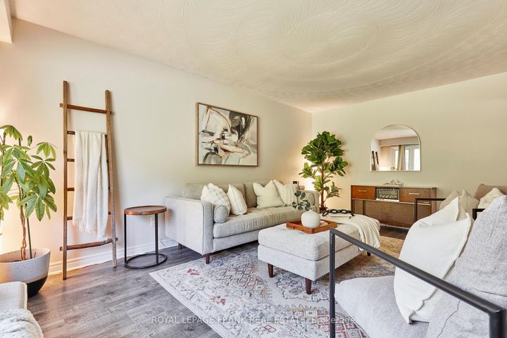 Photo 13 at 432 Park Road N, McLaughlin, Oshawa