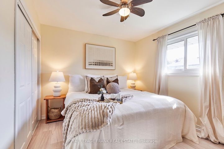 Photo 16 at 432 Park Road N, McLaughlin, Oshawa