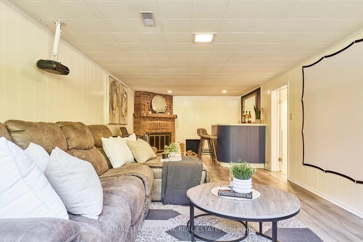 Photo 27 at 432 Park Road N, McLaughlin, Oshawa